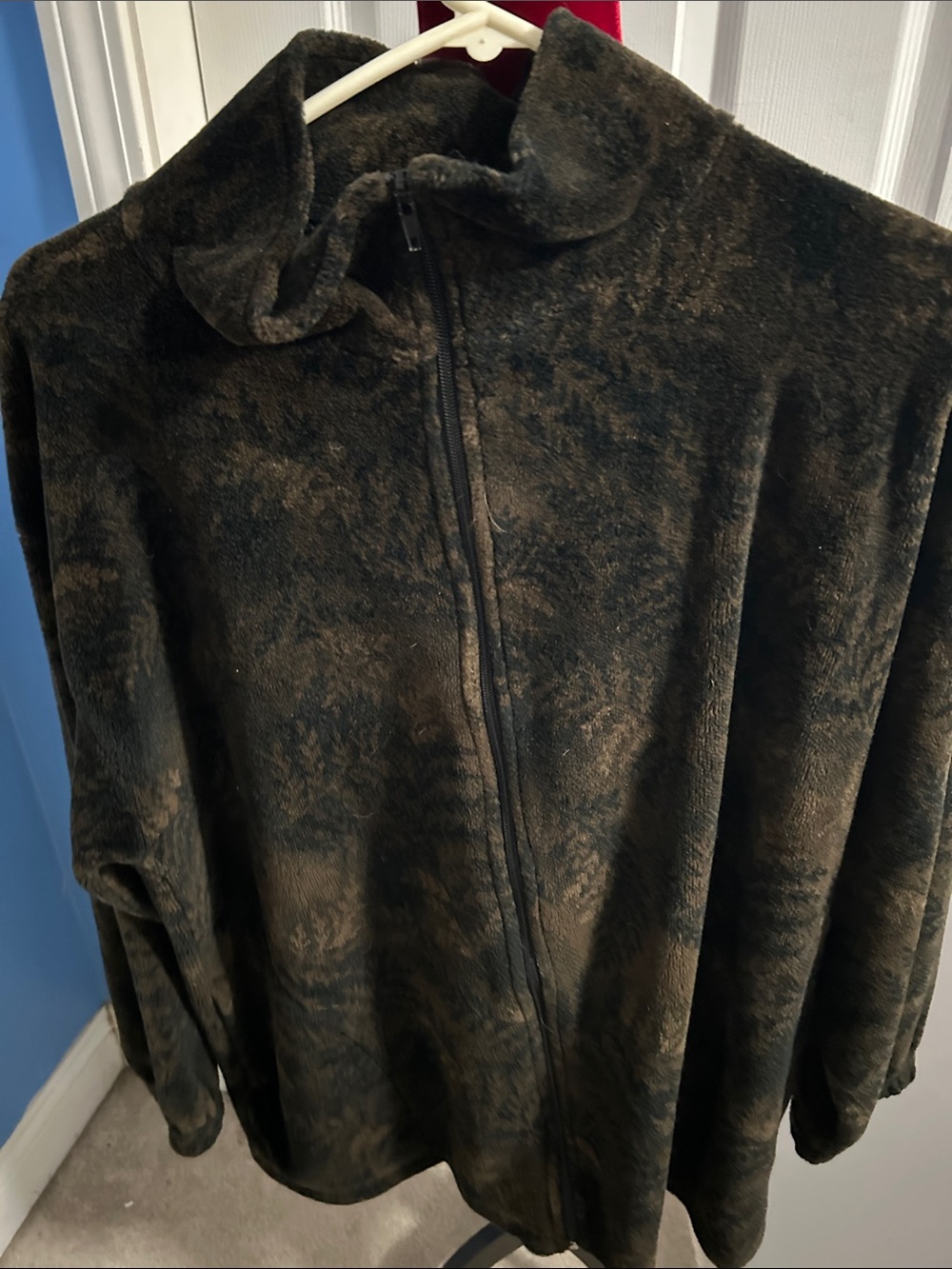 Awesome wear fleece unisex brown/black zipper jacket. Size L